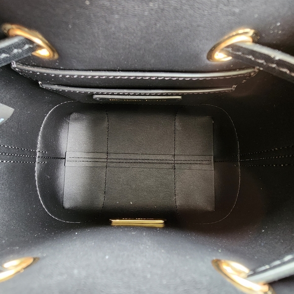 Michael Kors Small Mercer Bucket Logo Crossbody Black - Picture 5 of 7